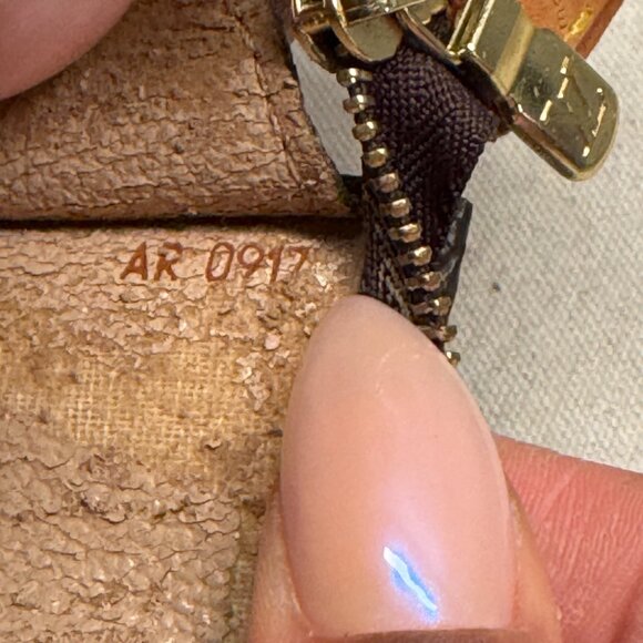 Louis Vuitton Vintage Monogram Toiletry Pouch - Picture 7 of 7